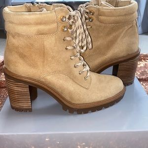 JLO Jennifer Lopez Cashew Brown GEORGIA Boots NIB 9.5